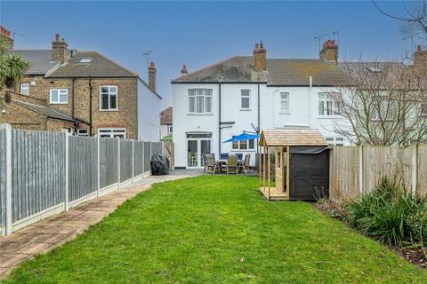 3 bedroom semi-detached house for sale - Sandringham Road, Southend-on-Sea, Essex, SS1