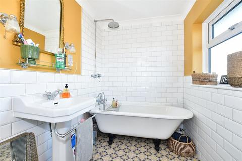 5 Clover Rise, Whitstable, CT5 3HA