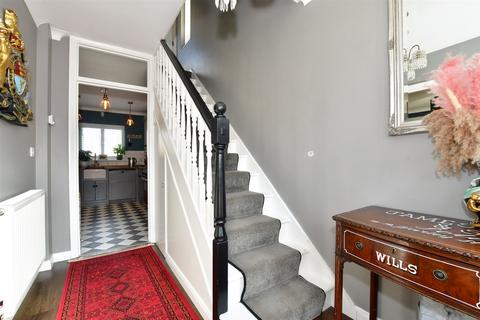 5 Clover Rise, Whitstable, CT5 3HA