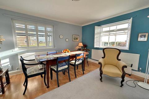 2 bedroom apartment for sale - Maryland Court, Milford on Sea, Lymington, Hampshire, SO41