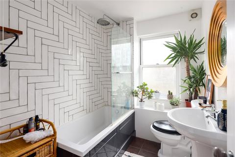 Flat C, 34 Brookfield Road, Hackney, London, E9 5AH