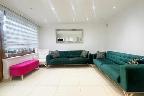 5 bedroom end of terrace house to rent, Caldecott Way, Millfields Park, E5