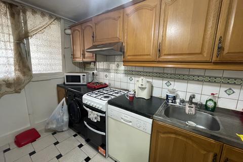 3 bedroom flat to rent - Paveley Street, London, NW8 8TR