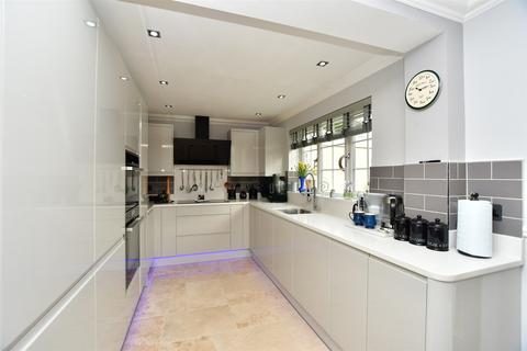 4 bedroom detached house for sale - High Street, Wouldham, Rochester, Kent