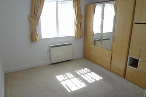 2 bedroom flat to rent - Fernwood Court