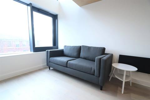 2 bedroom apartment to rent, Spinners Way, Manchester, M15