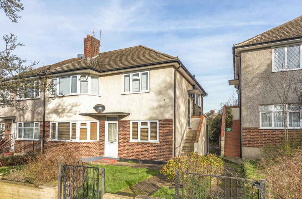 High Street West Wickham BR4 2 bed £1,550 pcm (£358 pw)