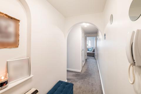 Flat 9, 9 Canons Close, Reigate, RH2 9RR