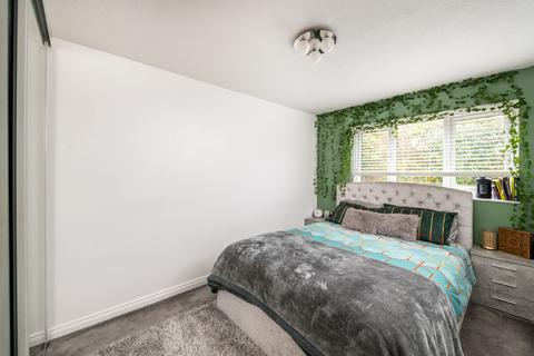 Flat 9, 9 Canons Close, Reigate, RH2 9RR