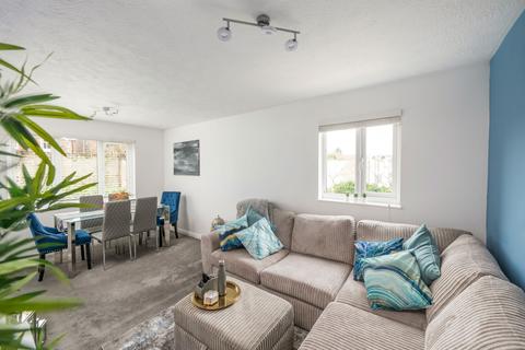 Flat 9, 9 Canons Close, Reigate, RH2 9RR
