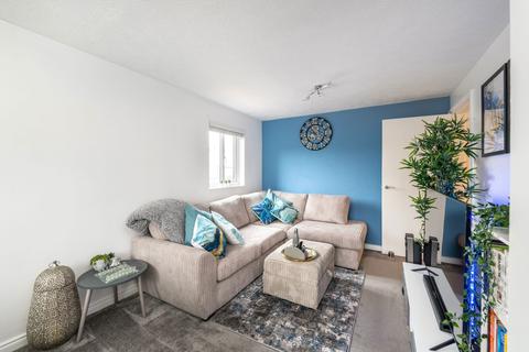 Flat 9, 9 Canons Close, Reigate, RH2 9RR