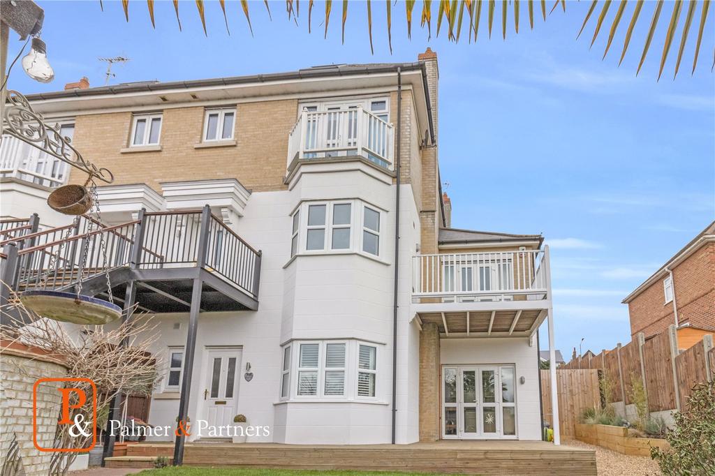 Mile End Road, Colchester, Essex, CO4 3 bed house for sale £425,000