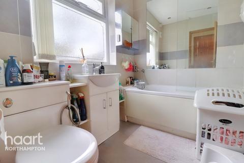 25 Rosedale Road, Northampton, NN2 7QE