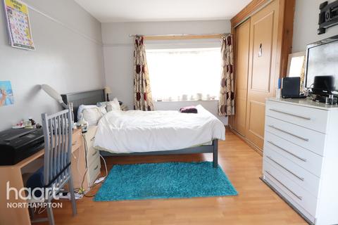25 Rosedale Road, Northampton, NN2 7QE