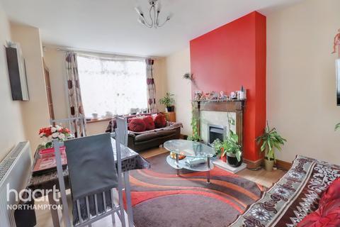 25 Rosedale Road, Northampton, NN2 7QE