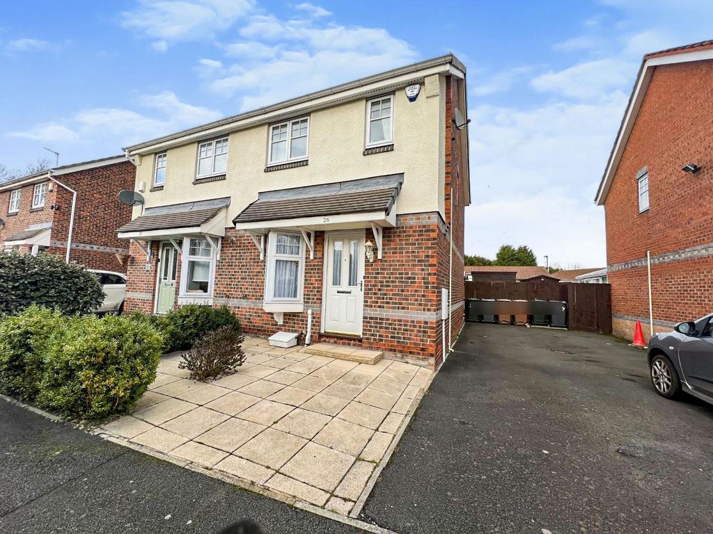 North Shields, Tyne and... 2 bed semidetached house £140,000