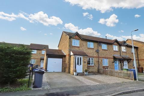 3 bedroom end of terrace house for sale - Oakley Close, Grays RM20