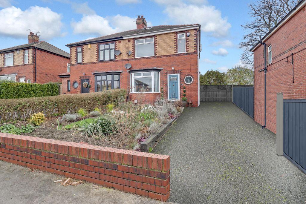 St. Michaels Avenue, Pontefract WF8 4QX 3 bed semidetached house £