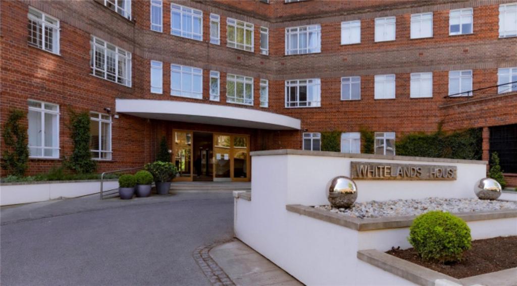 Cheltenham Terrace, London, SW3 2 bed apartment £2,000,000