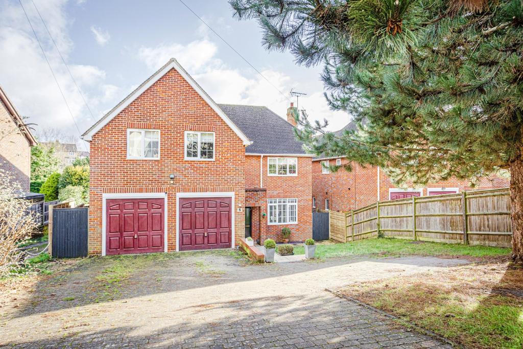 Brook Road, Stansted, Essex, CM24 5 bed detached house for sale - £800,000