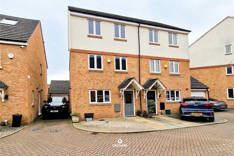 12 Thomas Drive, Uxbridge, UB8 1GT