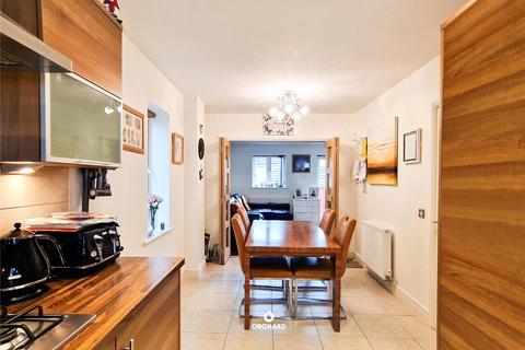 12 Thomas Drive, Uxbridge, UB8 1GT