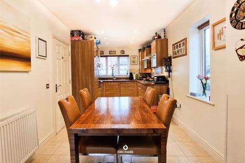 12 Thomas Drive, Uxbridge, UB8 1GT