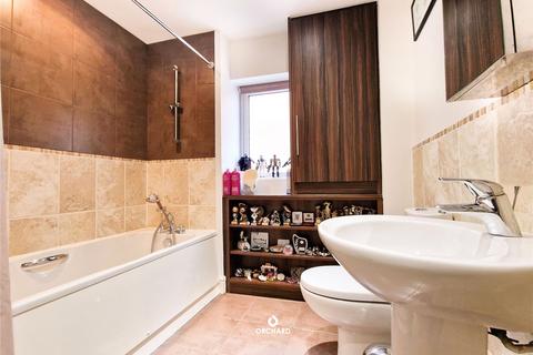 12 Thomas Drive, Uxbridge, UB8 1GT