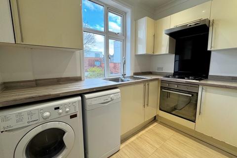 2 bedroom flat to rent, THE GROVE, GOLDERS GREEN, NW11