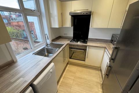 2 bedroom flat to rent, THE GROVE, GOLDERS GREEN, NW11