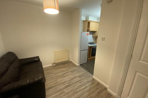 3 bedroom flat to rent - Hanson Park, Dennistoun, Glasgow, G31