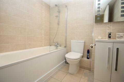 1 bedroom flat to rent, Bridgeport Place, Wapping, London, E1W