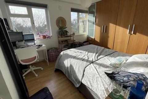 2 bedroom flat to rent - Kent Court, Haggerston, E2