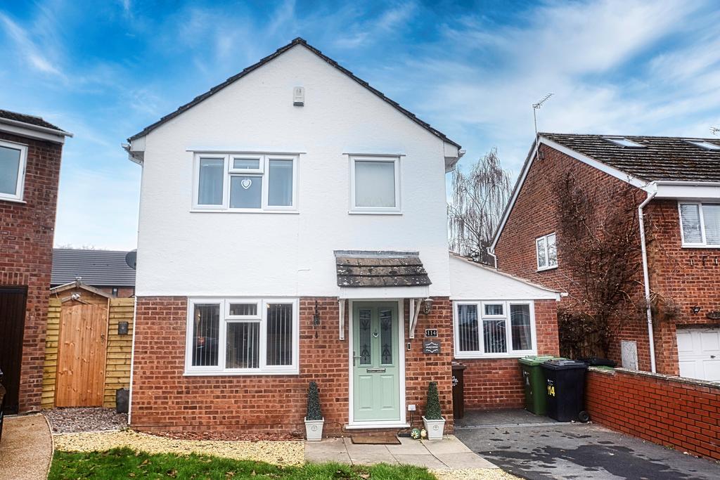 St Peters Close, Moreton on Lugg, HR4 4 bed detached house £325,000