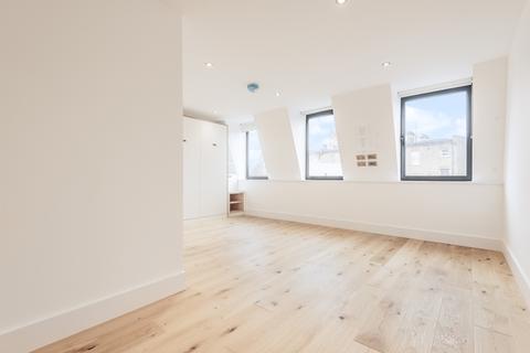Studio to rent - St Johns Hill London SW11