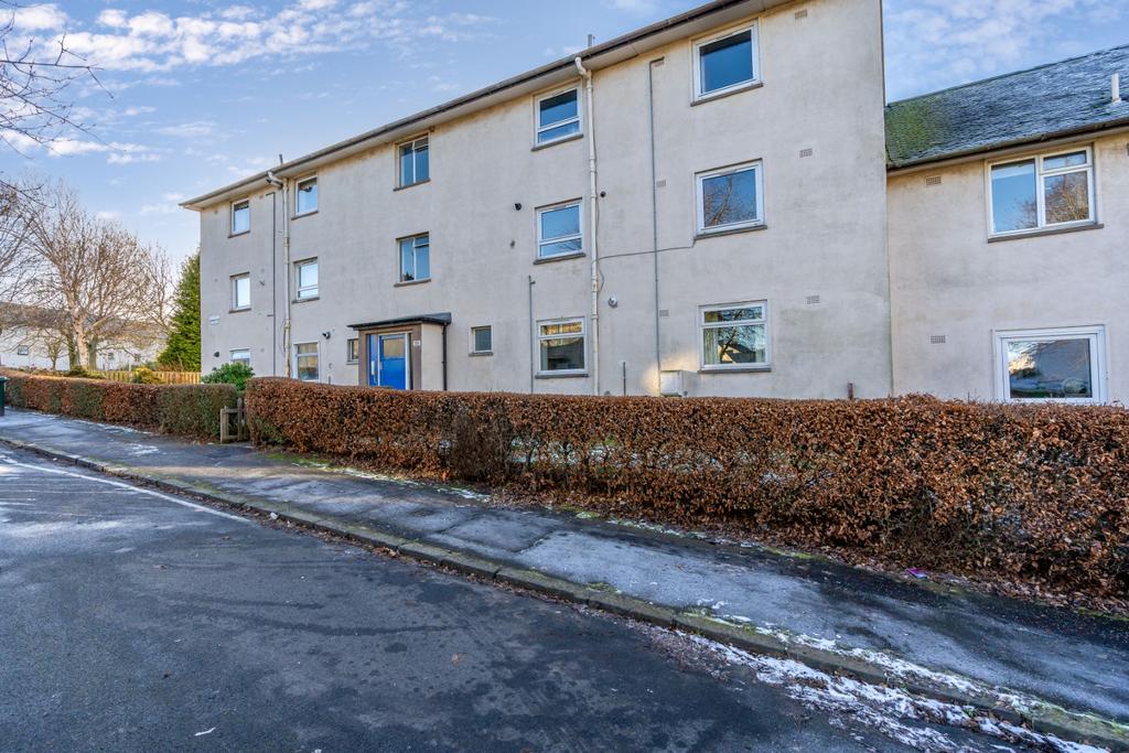 Dinmont Drive, The Inch, Edinburgh, EH16 2 bed flat £145,000
