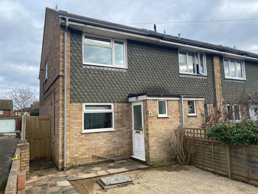 Ashford Crescent, Ashford 2 bed terraced house £1,750 pcm (£404 pw)