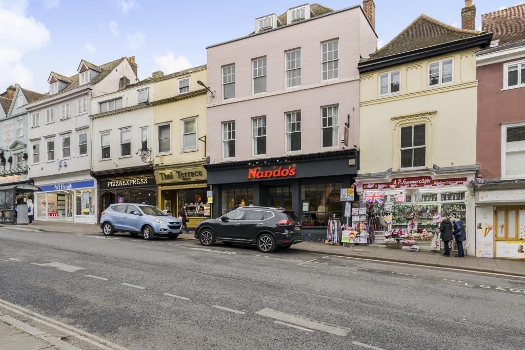 Thames Street, Windsor, SL4 5 bed apartment £1,600 pcm (£369 pw)