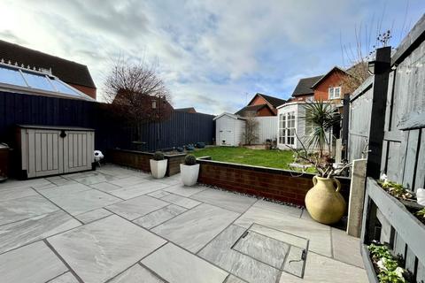 5 High Barns Close, Grange Park, Northampton, NN4 5BH