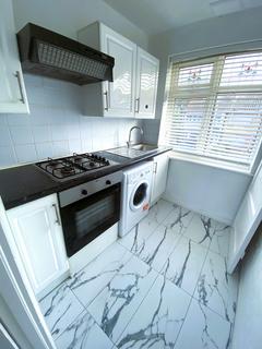 1 bedroom flat to rent - Albany Road, Romford RM6