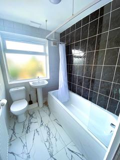 1 bedroom flat to rent, Albany Road, Romford RM6