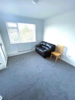 1 bedroom flat to rent, Albany Road, Romford RM6