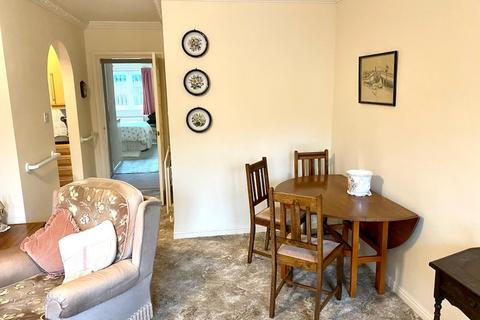2 bedroom flat for sale - Westcliffe Road, Cleckheaton, West Yorkshire, BD19