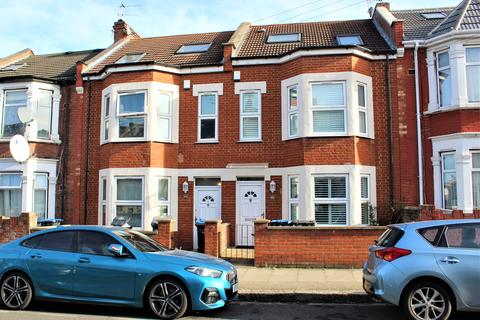 4 bedroom terraced house for sale - Beaconsfield Road, London NW10