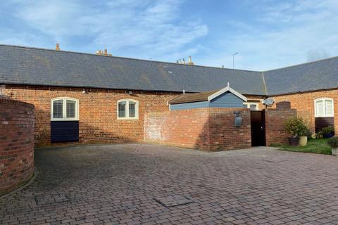 3 bedroom barn conversion for sale - Heritage Farm Close, Hardingstone, Northampton NN4 6FG