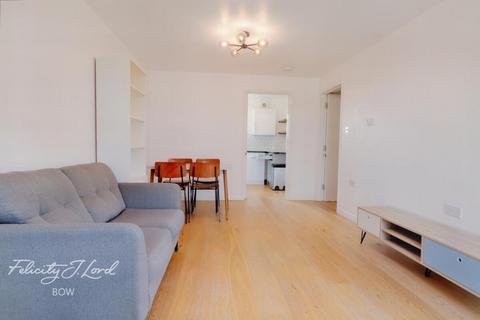 2 bedroom flat to rent, Hornbeam Square, London