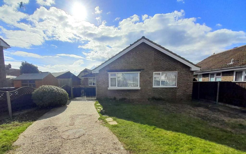 Large Acres, Selsey 3 bed detached bungalow £465,000