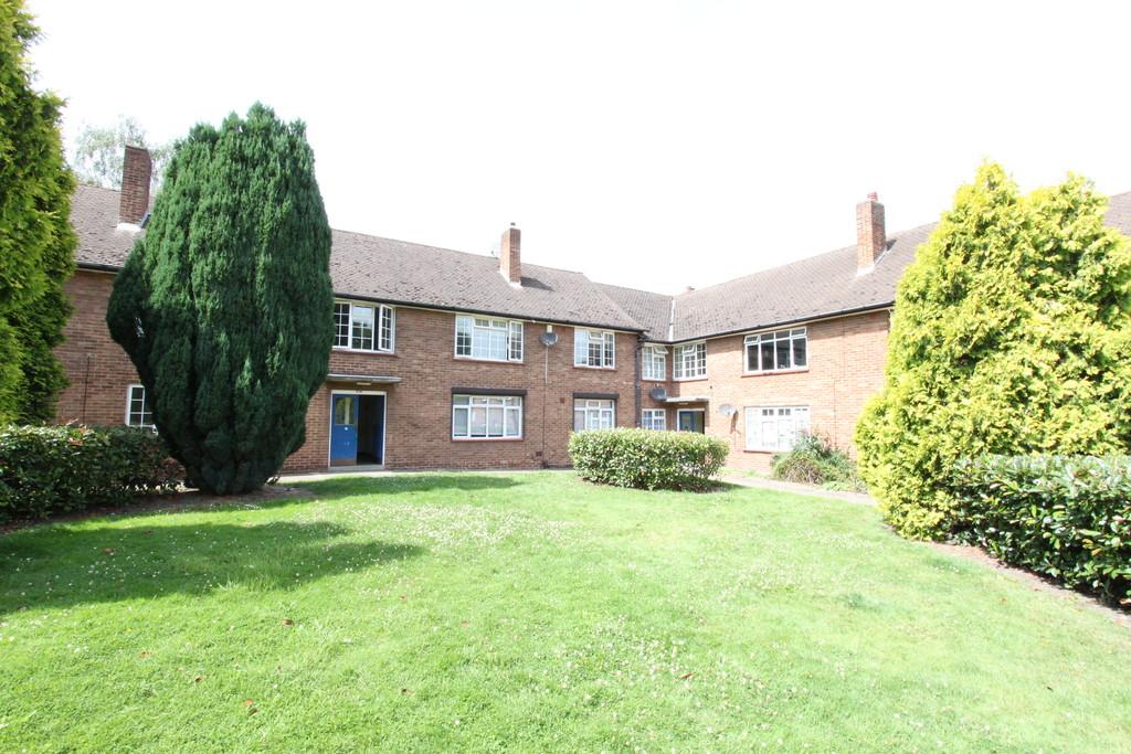 Old Perry Street, Chislehurst 2 bed ground floor flat £280,000