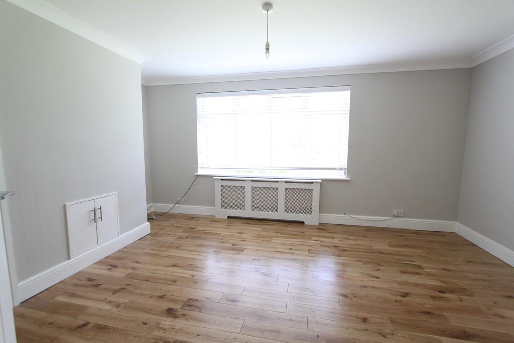 Old Perry Street, Chislehurst 2 bed ground floor flat £280,000