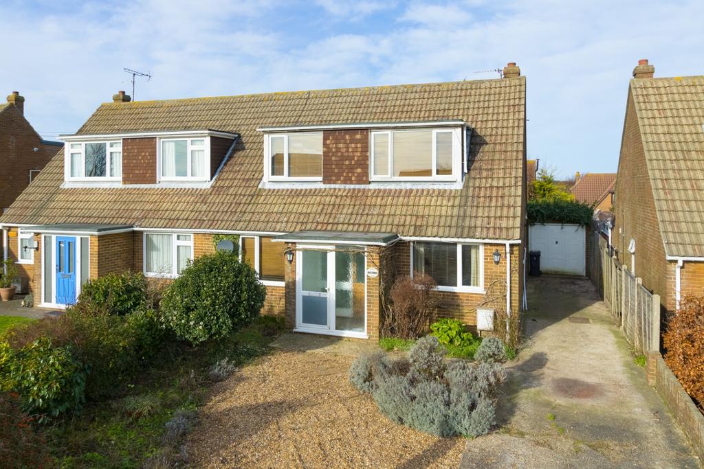 Hardy Road, St. MargaretsAtCliffe 3 bed semidetached house £325,000